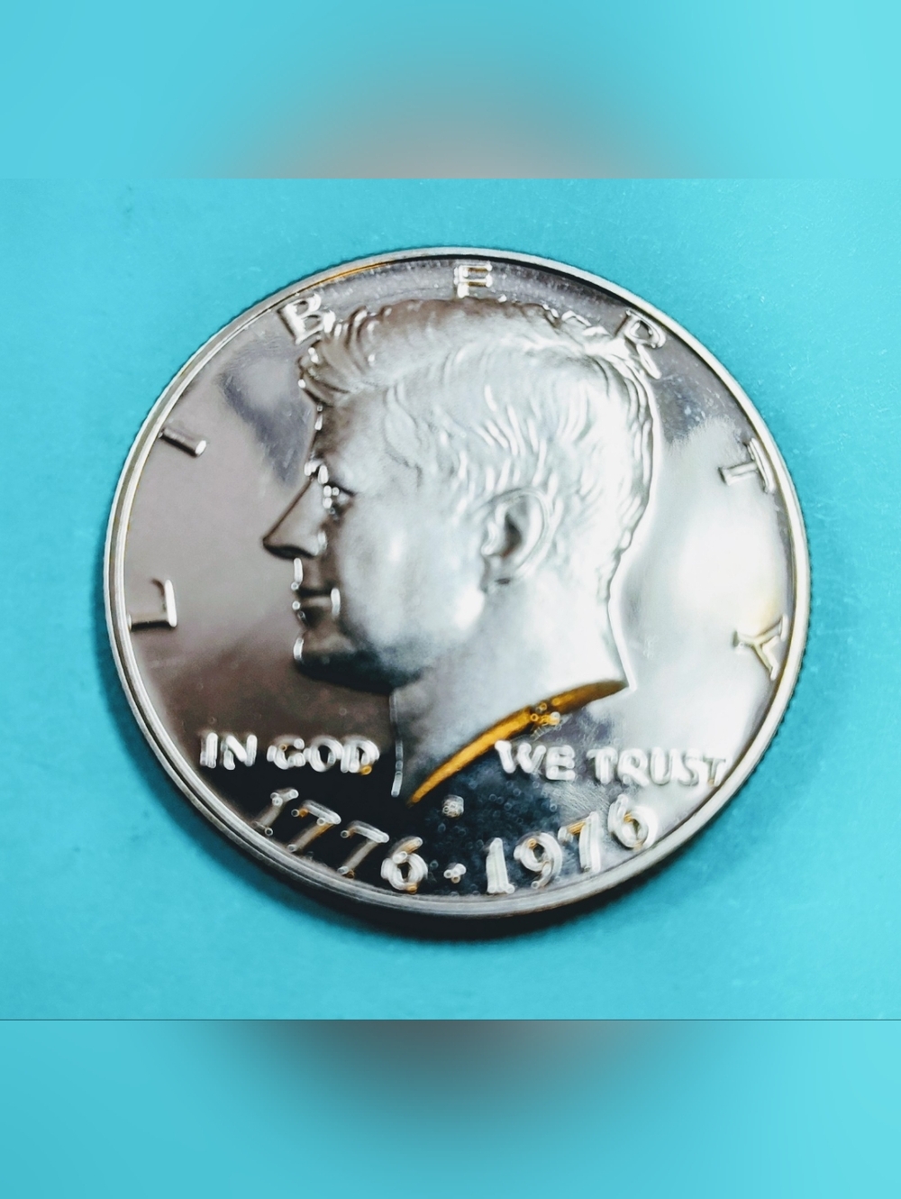 1976-S Bicentennial Clad Proof Kennedy Half Dollar from US Mint Set. #0517